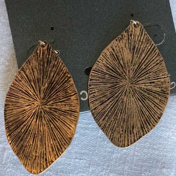 NWOT FASHION ACCENTS ant. gt metal appx  2 1/4” x 1 1/4” ears $18 - Picture 2 of 6